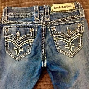 Rock Revival Jeans 👖 distress super soft .